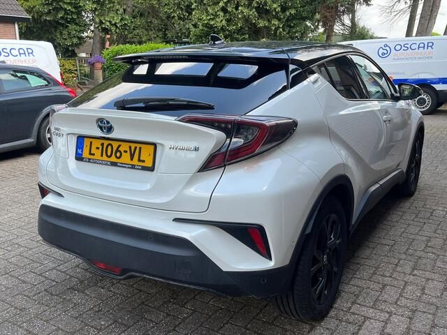 Toyota C-HR 1.8 Hybrid Executive. Bi Tone, Navi, Camera, StoelVerw, Afn Haak