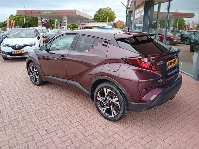Toyota C-HR 1.8 Hybrid Dynamic Automaat, Airco(automatisch), Cruise control adaptief, Carplay/Android auto, Bluetooth, Navigatie, Parkeersensoren, Camera, Stoelverwarming, Verwarmd stuurwiel, Dode hoek detector, Verlichting automatisch, regensensor, Keyless, enz enz,