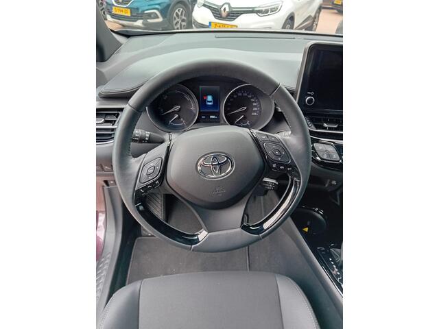 Toyota C-HR 1.8 Hybrid Dynamic Automaat, Airco(automatisch), Cruise control adaptief, Carplay/Android auto, Bluetooth, Navigatie, Parkeersensoren, Camera, Stoelverwarming, Verwarmd stuurwiel, Dode hoek detector, Verlichting automatisch, regensensor, Keyless, enz enz,
