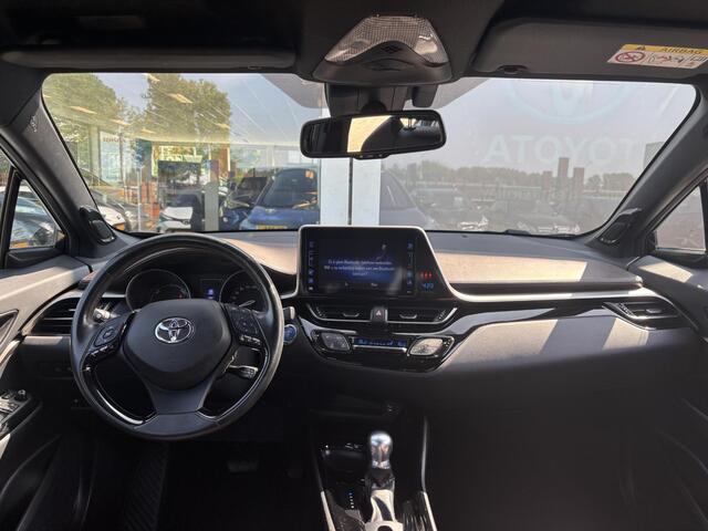 Toyota C-HR 1.8 Hybrid Executive Premium Pack , Trekhaak, Stoel en stuurverwarming, JBL, Treeplanken, Nederlandse auto