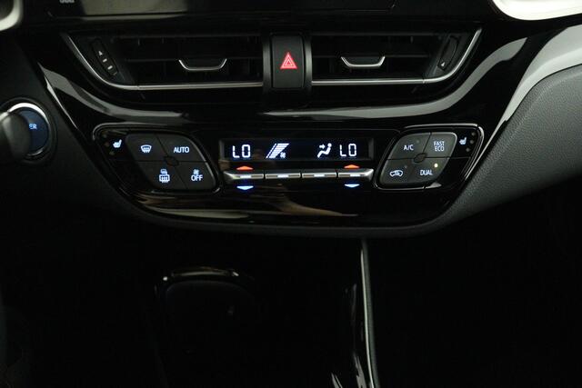 Toyota C-HR 1.8 Hybrid Bi-Tone | Trekhaak | stoelverwarming | Navigatie |