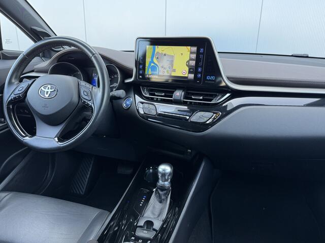 Toyota C-HR 1.8 Hybrid Bi-Tone Automaat Navigatie/Trekhaak/Camera.
