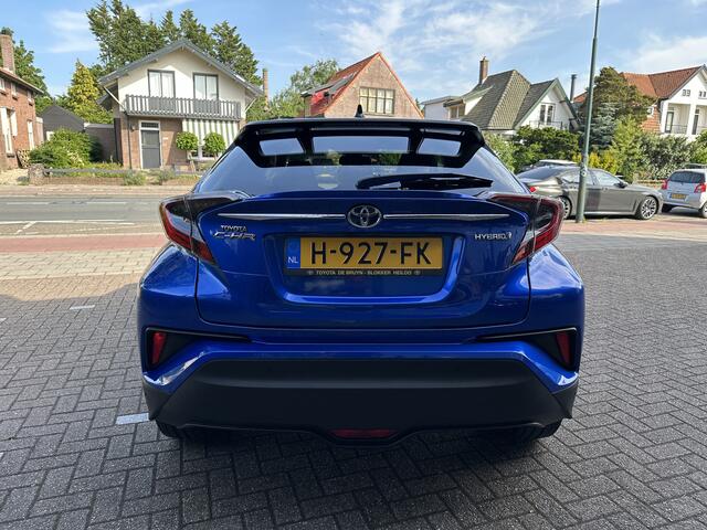 Toyota C-HR 1.8 Hybrid Style Ultimate, meest complete versie, 1e eigenaar, Nederlandse auto, door ons geleverd en onderhouden. Rijklaarprijs inclusief Toyota Pechhulp en Toyota Garantie.