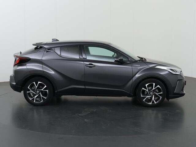 Toyota C-HR 1.8 Hybrid Dynamic | Stoelverwarming | Trekhaak | Navigatie | Parkeercamera | Keyless Go | Apple Carplay/Android Auto |