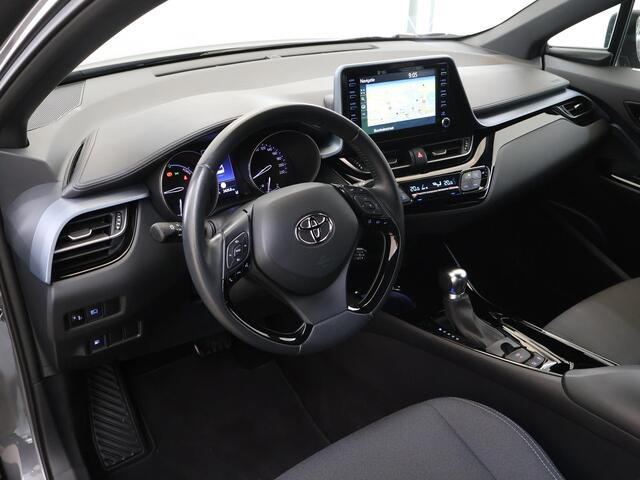 Toyota C-HR 1.8 Hybrid Dynamic | Stoelverwarming | Trekhaak | Navigatie | Parkeercamera | Keyless Go | Apple Carplay/Android Auto |