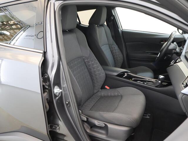 Toyota C-HR 1.8 Hybrid Dynamic | Stoelverwarming | Trekhaak | Navigatie | Parkeercamera | Keyless Go | Apple Carplay/Android Auto |