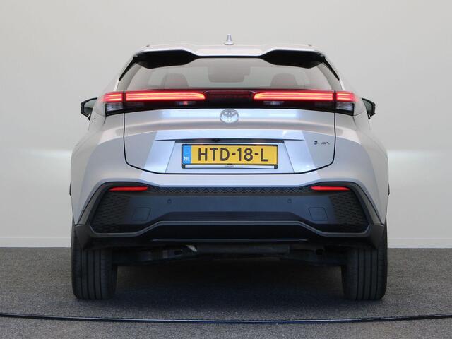 Toyota C-HR 1.8 Hybrid 140 Dynamic | Stoel, Stuur en Voorruitverwarming | Keyless Entry | Adaptieve Cruise Control | Elektrische Achterklep |