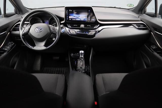 Toyota C-HR 1.8 Hybrid Dynamic | Adaptieve Cruise Control | Stuurverwarming | Camera | Stoelverwarming | 18'' LM | Bluetooth | Verstelbare Lendensteun |
