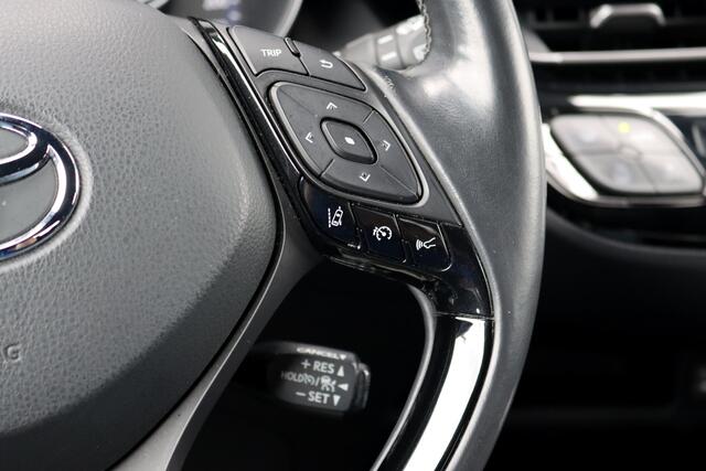 Toyota C-HR 1.8 Hybrid Dynamic | Adaptieve Cruise Control | Stuurverwarming | Camera | Stoelverwarming | 18'' LM | Bluetooth | Verstelbare Lendensteun |