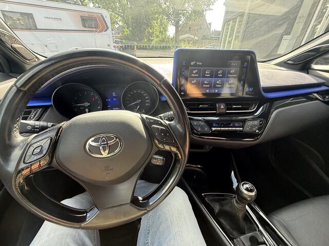 Toyota C-HR - Bouwjaar 2017 132.114 km (NAP) | 2e eigenaar Carmera,Trekhaak,Stoelverwarming,Clima