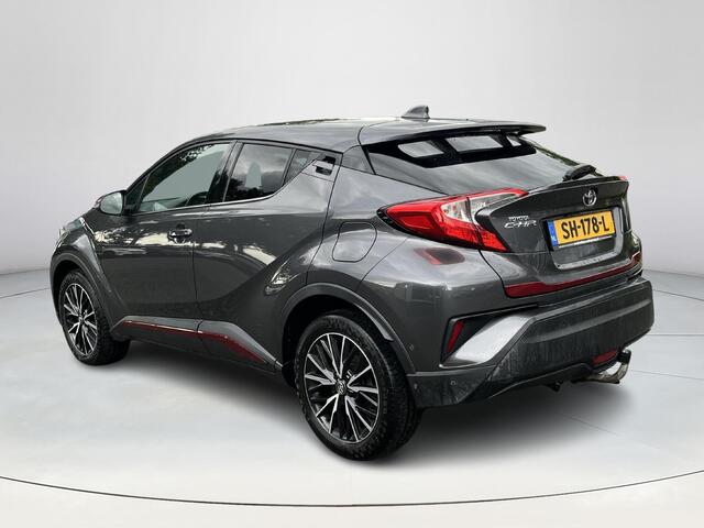 Toyota C-HR 1.2 Executive | Trekhaak | 1300 kg trekgewicht | Stoelverwarming | Parkeersensoren |