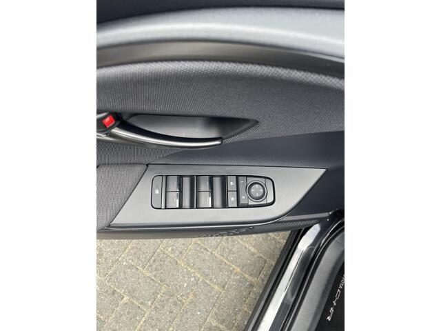 Toyota C-HR 1.8 Hybrid 140 Active , org NL en 1e Eigenaar