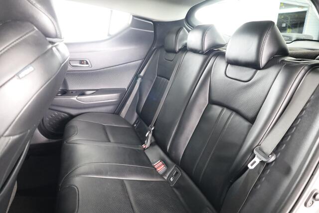 Toyota C-HR 1.8 Hybrid Special Active Edition | Compleet Rijklaar | Lederen bekleding | Stoelverwarming | 18' Velgen |