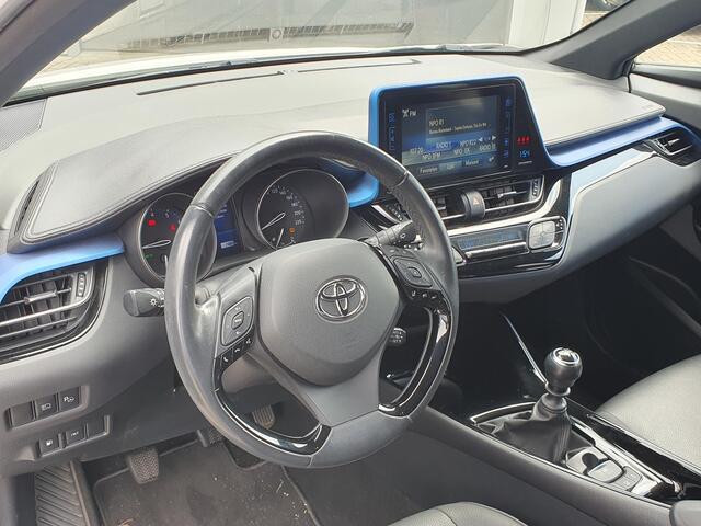 Toyota C-HR 1.2 Bi-Tone **LEDER/ DODEHOEKDETECTIE/ ADAPTIVE CRUISE CONTROL/ SOTELVERWARMING/ KEYLESS ENTRY/ GARANTIE**