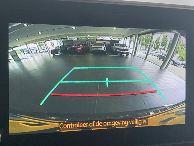 Toyota C-HR 1.8 Hybrid Executive AUTOMAAT | ACHTERUITRIJCAMERA | PARKEERSENSOREN VOOR-EN ACHTER