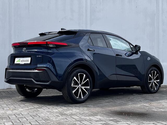 Toyota C-HR 1.8 Hybrid 140 First Edition Automaat / Tot 10 jaar Garantie* / Weinig km / Elektrische achterklep / Adapt. CC / Navigatie / Stuur-, stoel- en voorruitverwarming / 18"LM wielen /