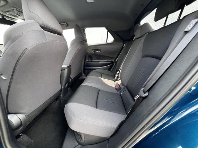Toyota C-HR 1.8 Hybrid 140 First Edition Automaat / Tot 10 jaar Garantie* / Weinig km / Elektrische achterklep / Adapt. CC / Navigatie / Stuur-, stoel- en voorruitverwarming / 18"LM wielen /