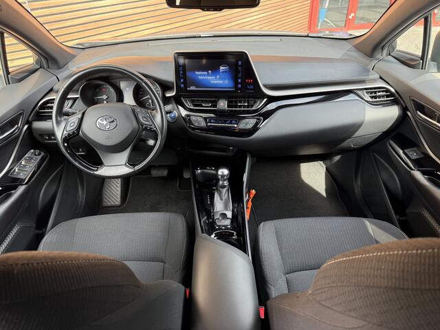 Toyota C-HR 1.8 Hybrid Style Adapt. Cruise / Dodehoek / Navi / Camera / Volledig Onderhouden / Lm Velgen / Trekhaak