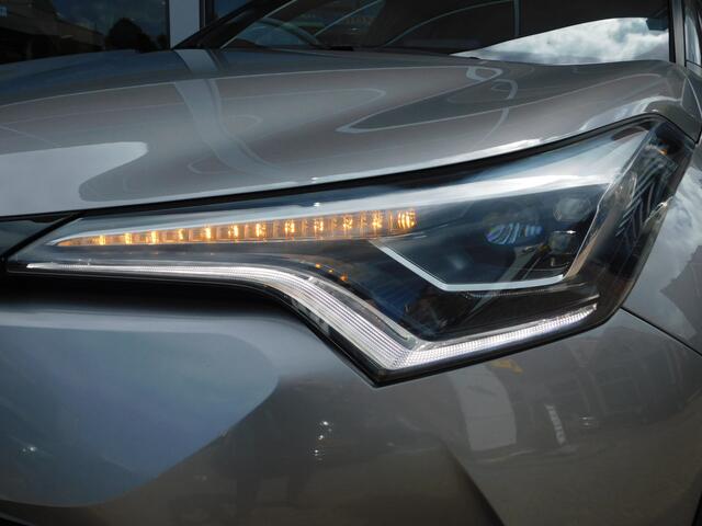 Toyota C-HR 1.8 Hybrid Bi-Tone | LEDER | JBL | LED
