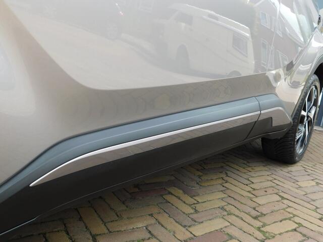 Toyota C-HR 1.8 Hybrid Bi-Tone | LEDER | JBL | LED