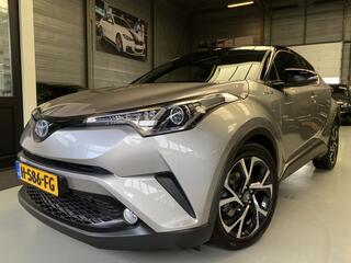 toyota-c-hr-1.8-hybrid-bi-tone-navi
