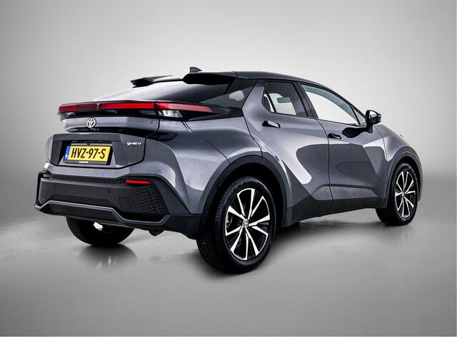Toyota C-HR 1.8 Hybrid 140 Dynamic Limited | Dodehoek assistent | Stuur + Voorstoelen verwarmd | Camera | LM velgen |