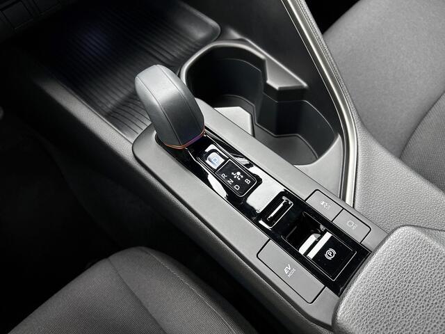 Toyota C-HR 1.8 Hybrid 140 Dynamic Limited | Dodehoek assistent | Stuur + Voorstoelen verwarmd | Camera | LM velgen |