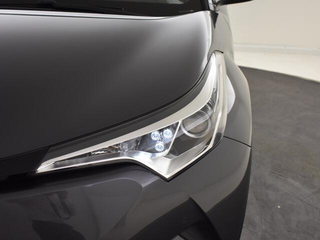 Toyota C-HR 1.2T Luxury | JBL | Navigatie