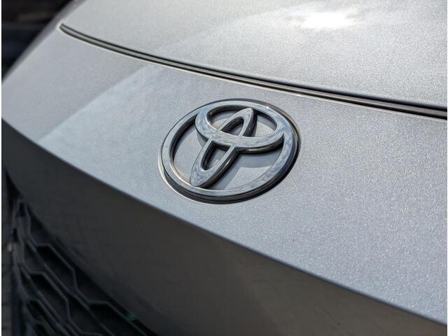 Toyota C-HR 1.8 Hybrid 140 First Edition | Bi-tone | Stoel- stuurverwarming | Elek. achterklep | Camera | PDC V+A