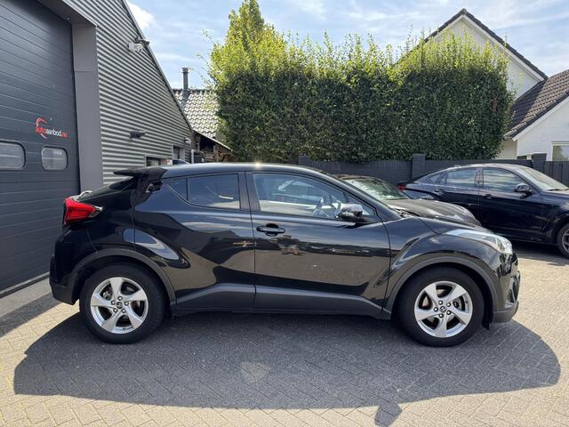Toyota C-HR 1.8 Hybrid Dynamic | Navigatie | Camera | DAB | Cruise Control | Lichtmetalen Velgen |