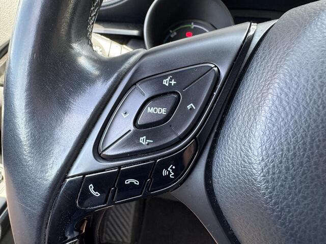 Toyota C-HR 1.8 Hybrid Dynamic | Navigatie | Camera | DAB | Cruise Control | Lichtmetalen Velgen |
