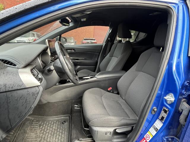 Toyota C-HR 1.8 Hybrid Bi-Tone // NAVI // CAMERA // DODENHOEK SENSOR // TREKHAAK // ADAPTIVE CRUISE //