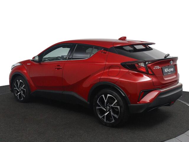 Toyota C-HR 1.8 Hybrid First Edition | Stuurwiel Verwarming | Parkeersensoren Voor + Achter | Navigatiesysteem |