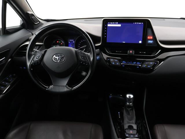 Toyota C-HR 1.8 HYBRID EXECUTIVE + AFN. TREKHAAK APPLE CARPLAY | CAMERA | ADAPTIVE CRUISE | STOELVERWARMING