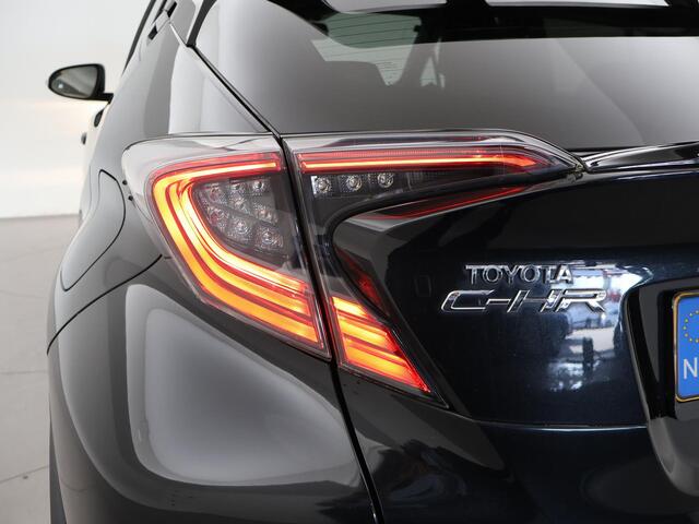 Toyota C-HR 1.8 HYBRID EXECUTIVE + AFN. TREKHAAK APPLE CARPLAY | CAMERA | ADAPTIVE CRUISE | STOELVERWARMING