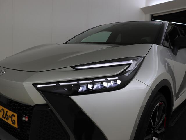 Toyota C-HR 2.0 Plug-in Hybrid 220 GR SPORT Première Edition | Treeplanken | JBL | Panoramadak | head-Up Display | Elektrische Achterklep