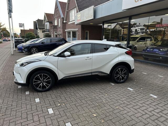 Toyota C-HR 1.2 First Edition Executive handgeschakeld trekgewicht 1300 kg