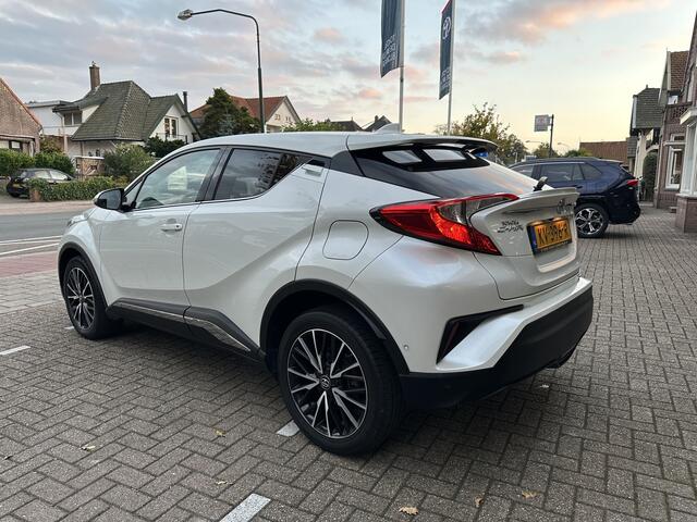 Toyota C-HR 1.2 First Edition Executive handgeschakeld trekgewicht 1300 kg