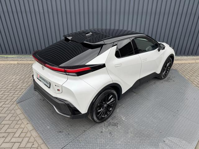 Toyota C-HR 2.0 Hybrid 200 GR SPORT(GEEN PHEV) | Pano dak | Head-up | JBL | LED | Rijklaar!!