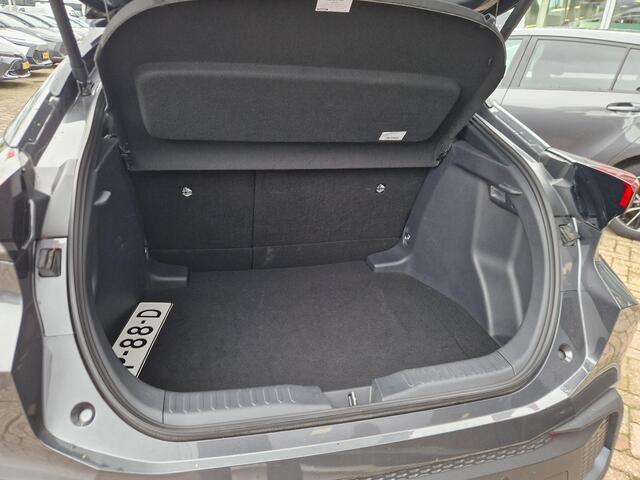 Toyota C-HR 1.8 Hybrid Executive Trekhaak Sensoren Navigatie