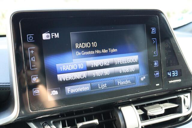 Toyota C-HR 1.8 Hybrid Business Intro, Trekhaak, Keyless entry, DAB Radio, Cruise control, achterruitrijcamera,