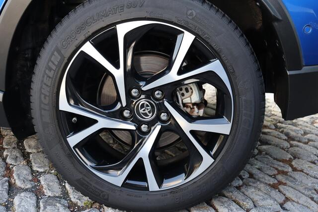 Toyota C-HR 1.8 Hybrid Business Intro, Trekhaak, Keyless entry, DAB Radio, Cruise control, achterruitrijcamera,