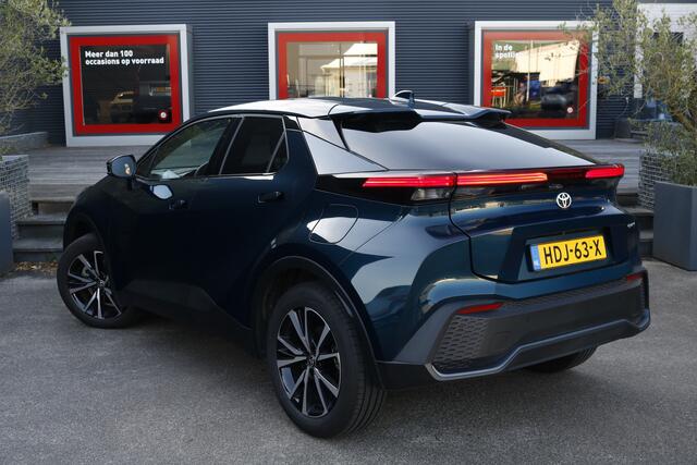 Toyota C-HR 2.0 Plug-in Hybrid 220 Dynamic reservering roy tot zaterdag