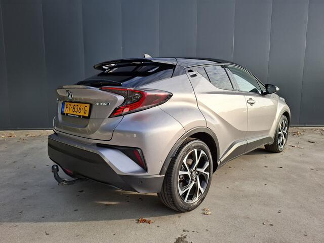 Toyota C-HR 1.8 Hybrid Bi-Tone CAMERA NAVI ADAPT CRUISE ECC TREKHAAK XENON LED