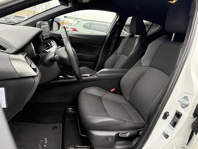 Toyota C-HR 2.0 Hybrid Dynamic **NAVIGATIE/ STOELVERWARMING/ KEYLESS/ DODEHOEK DETECTIE**