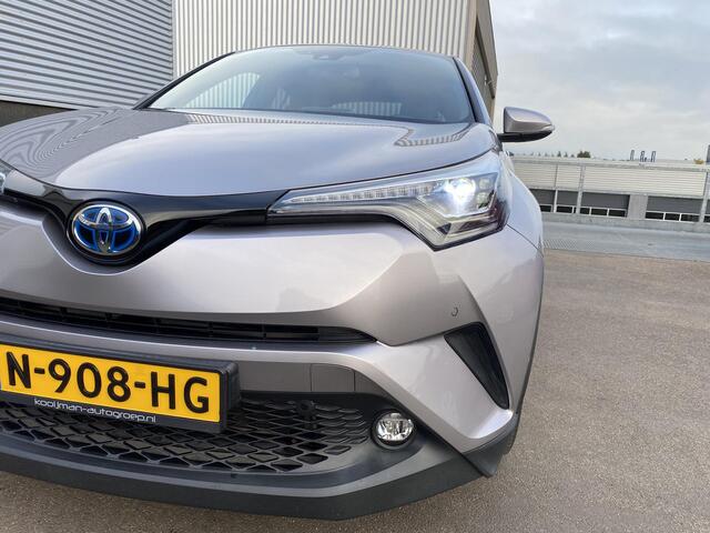 Toyota C-HR 1.8 Hybrid Style Edition automaat Afneembare trekhaak, dodehoek detectie, stoelen- & stuur verwarmd, adaptieve cruise control, achteruitrij camera