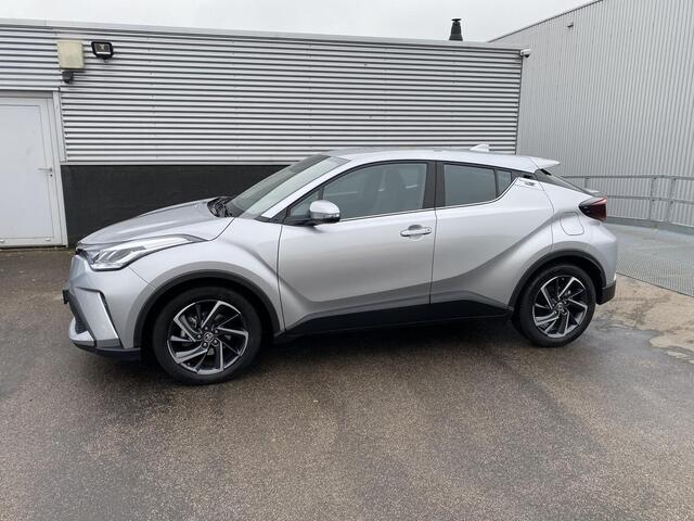 Toyota C-HR 2.0 Hybrid Dynamic 180PK! NL-auto! Keyless, navigatie, Apple CarPlay/Android Auto, achteruitrij camera, parkeersesoren v&a, adaptieve cruise control
