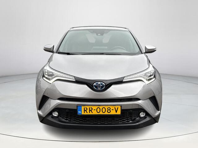 Toyota C-HR 1.8 Hybrid Executive **NAVIGATIE/ DODEHOEK DETECTIE/ STOEL EN STUURWIELVERWARMING/ GARANTIE**