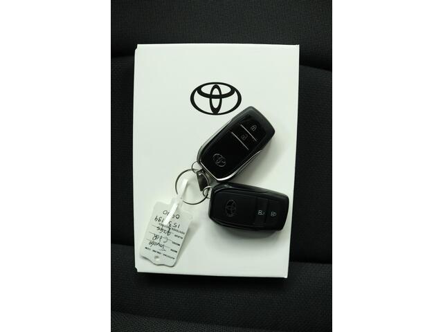 Toyota C-HR 1.8 Hybrid 140 Dynamic | Adaptive Cruise Control | Apple Carplay | Android Auto | Achteruitrijcamera | Parkeersensoren | Keyless entry |