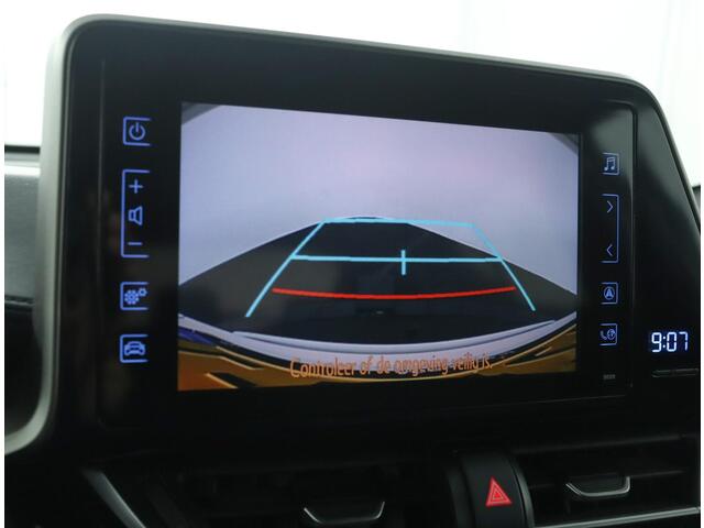 Toyota C-HR 1.8 Hybrid Style | Stoelverwarming | Stuurwielverwarming | Navigatie | Trekhaak |